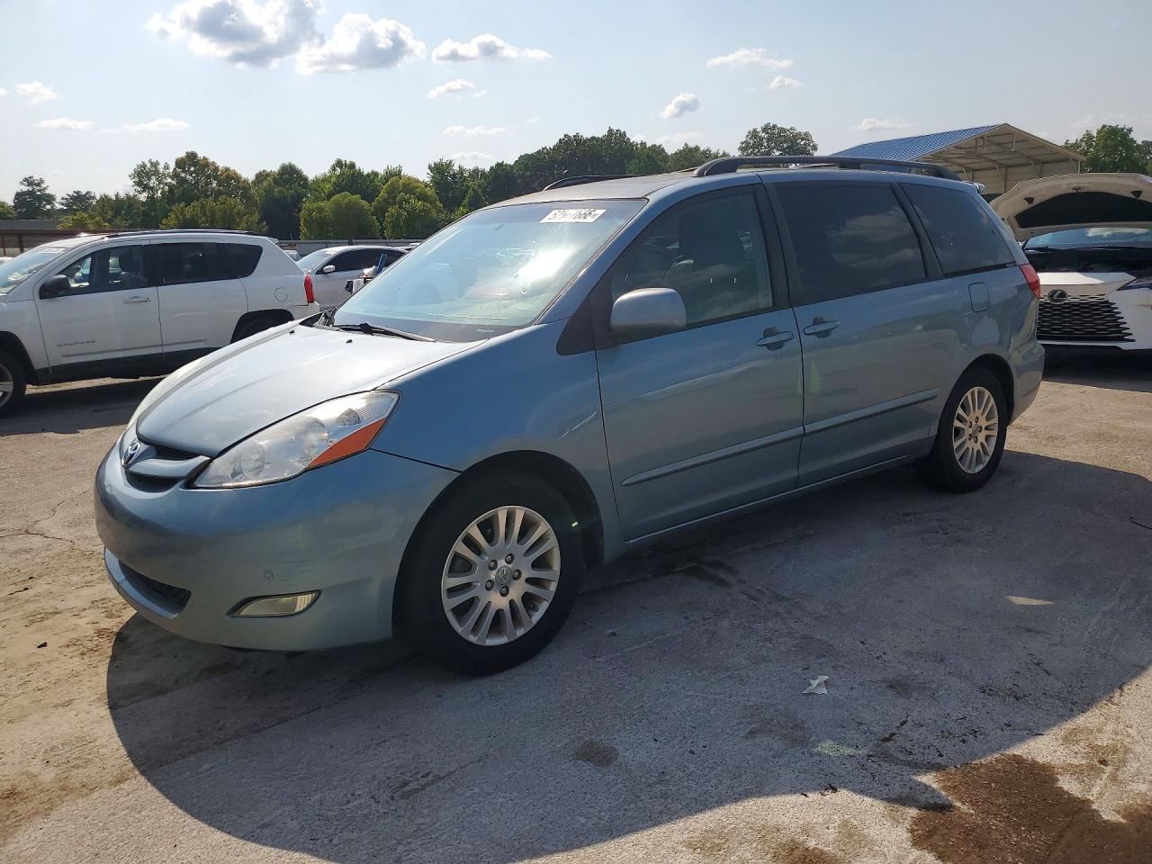2010 TOYOTA SIENNA