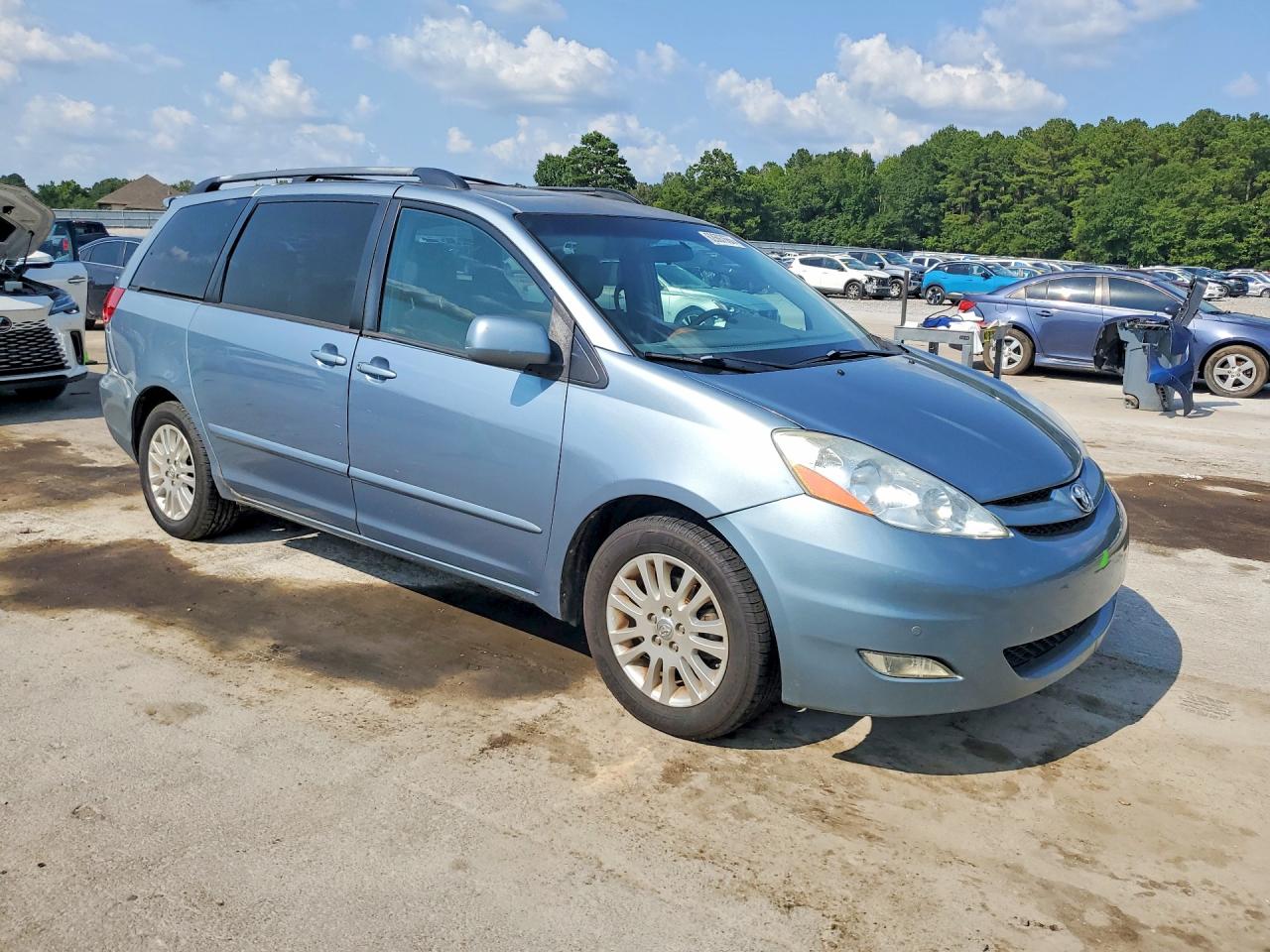 2010 TOYOTA SIENNA
