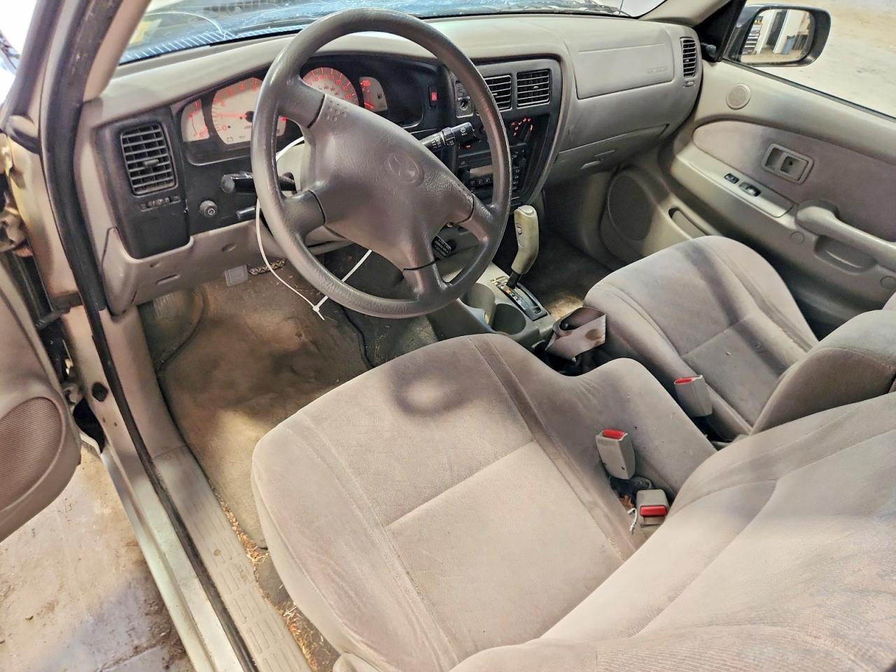 2001 TOYOTA TACOMA