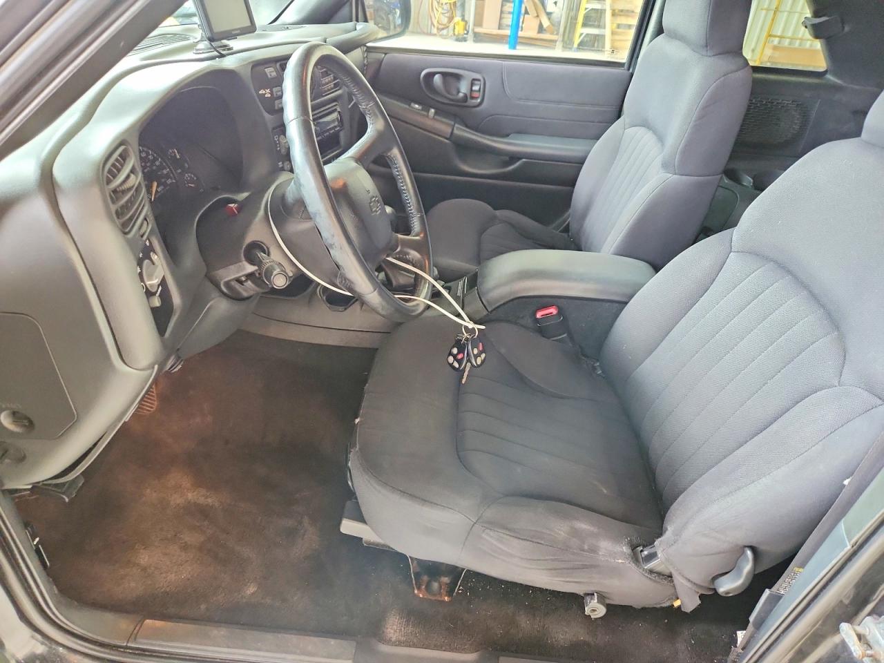 2004 CHEVROLET BLAZER