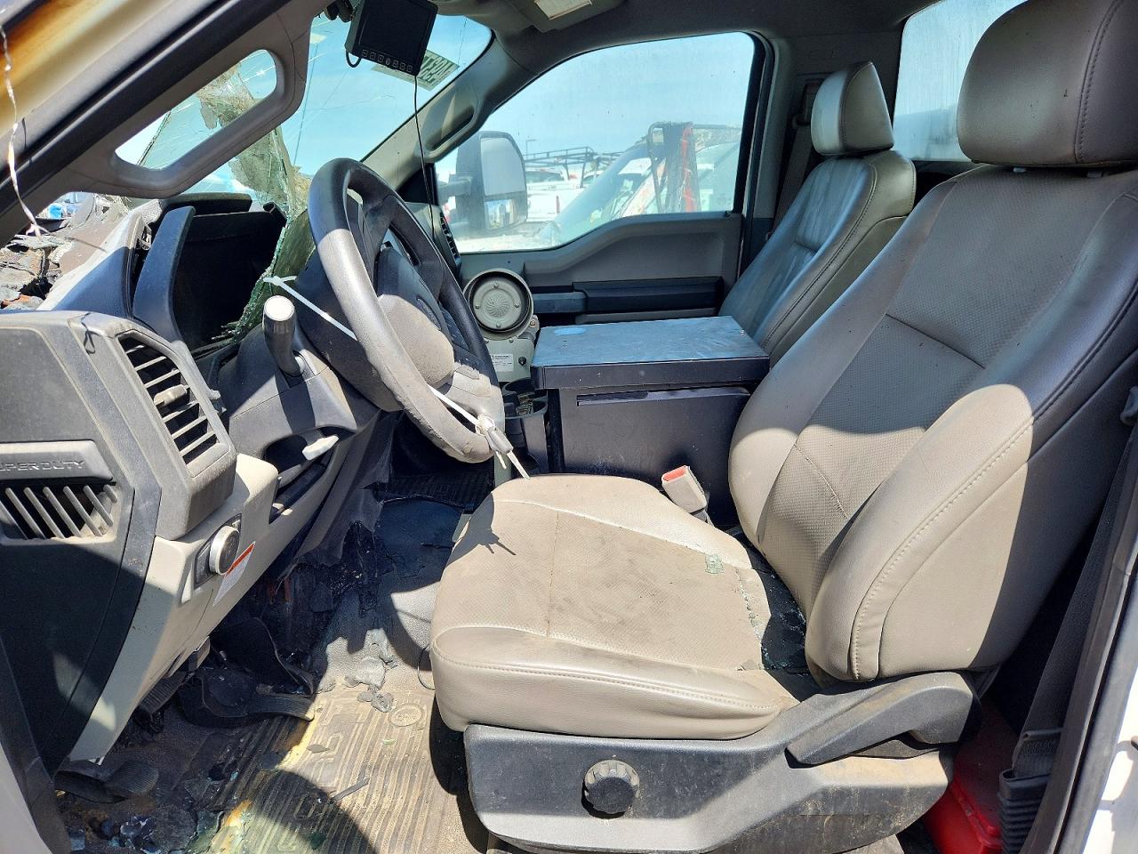 2017 FORD F550