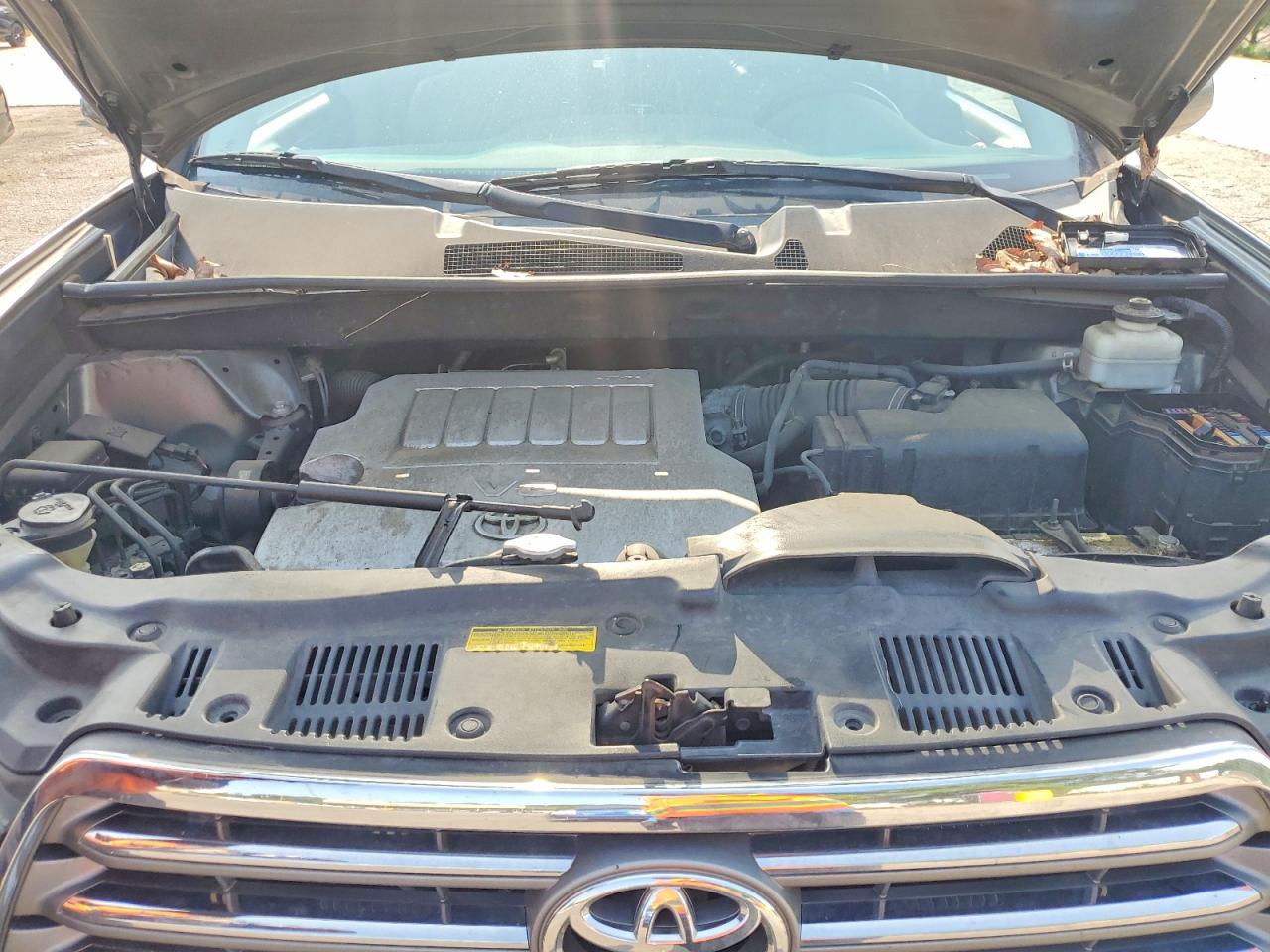 2010 TOYOTA HIGHLANDER