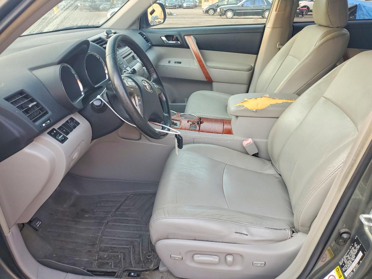 2010 TOYOTA HIGHLANDER
