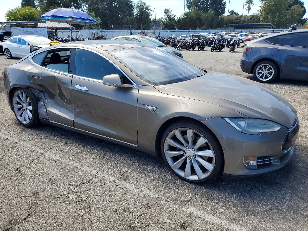2016 TESLA MODEL S