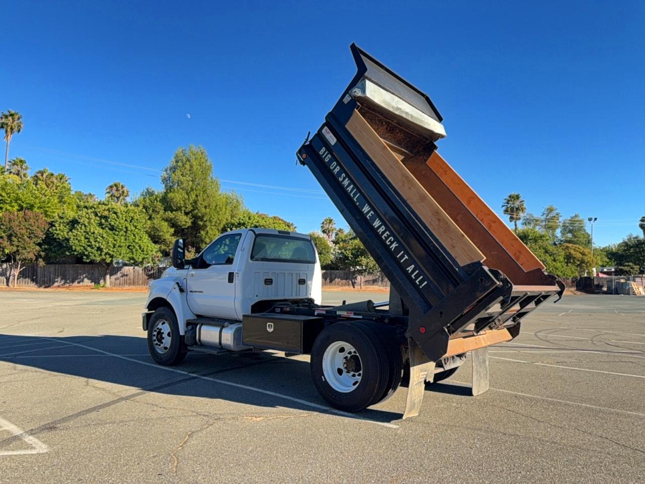 2022 FORD F650
