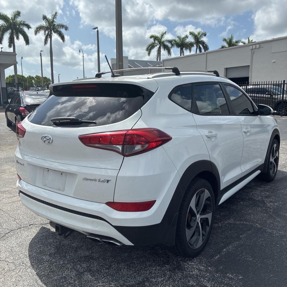 2017 HYUNDAI TUCSON