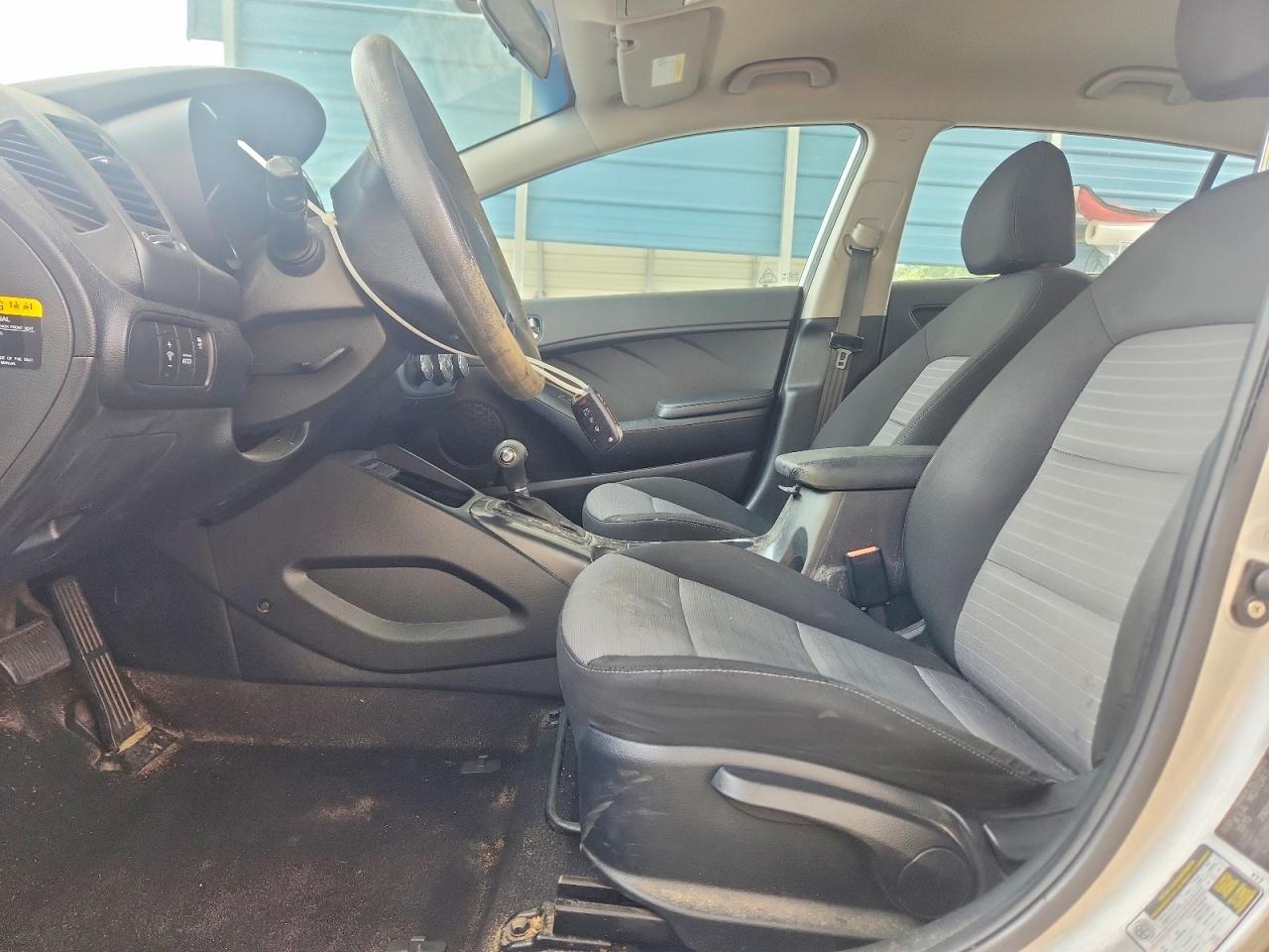 2016 KIA FORTE5 LX
