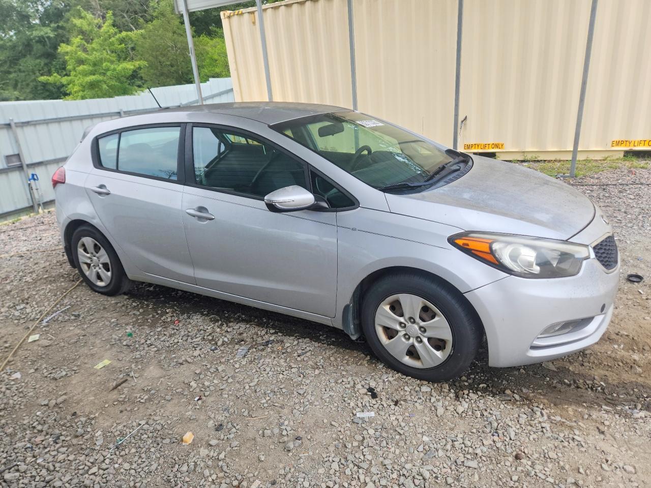 2016 KIA FORTE5 LX