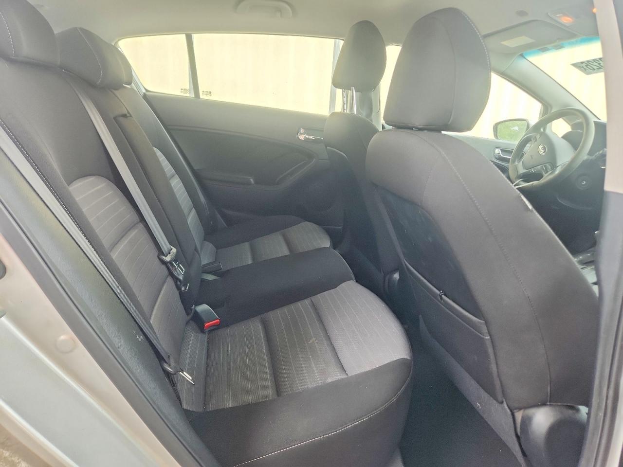 2016 KIA FORTE5 LX