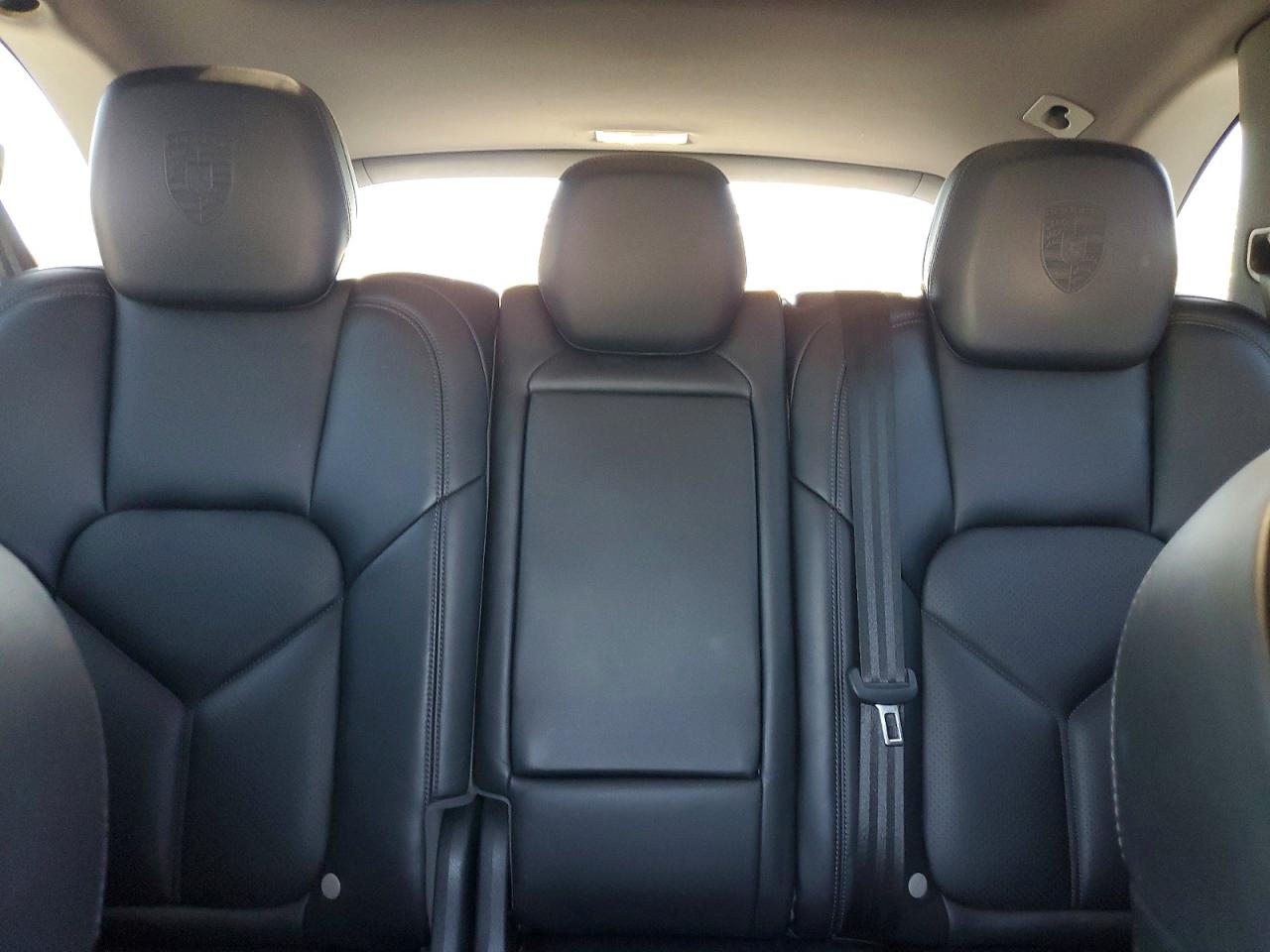 2018 PORSCHE CAYENNE