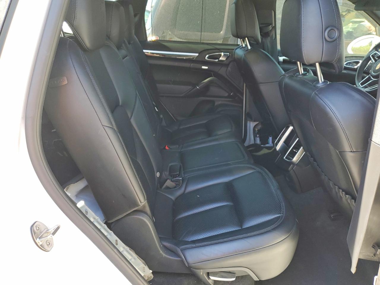 2018 PORSCHE CAYENNE