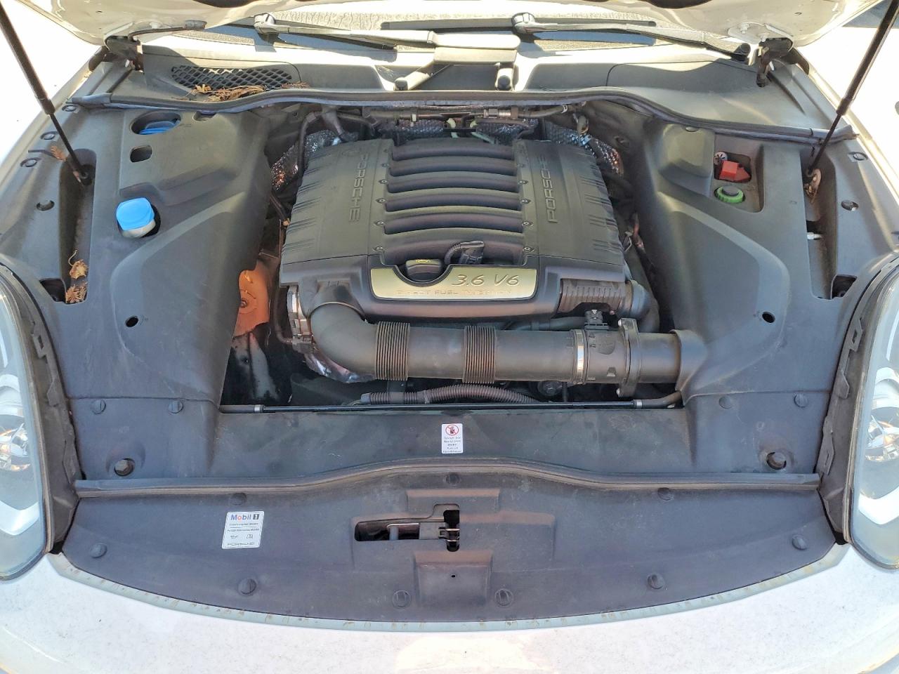 2018 PORSCHE CAYENNE