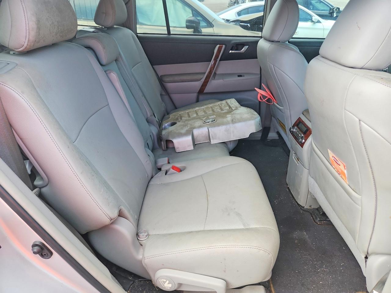 2013 TOYOTA HIGHLANDER
