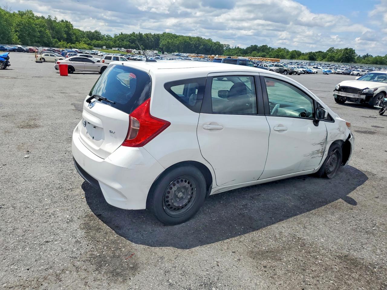 2017 NISSAN VERSA