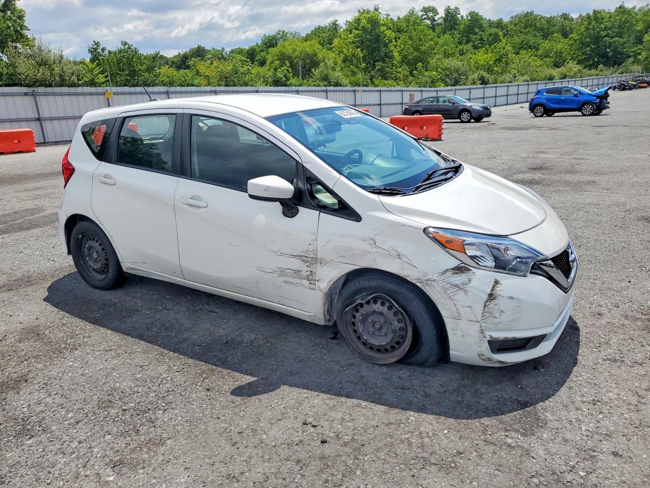 2017 NISSAN VERSA