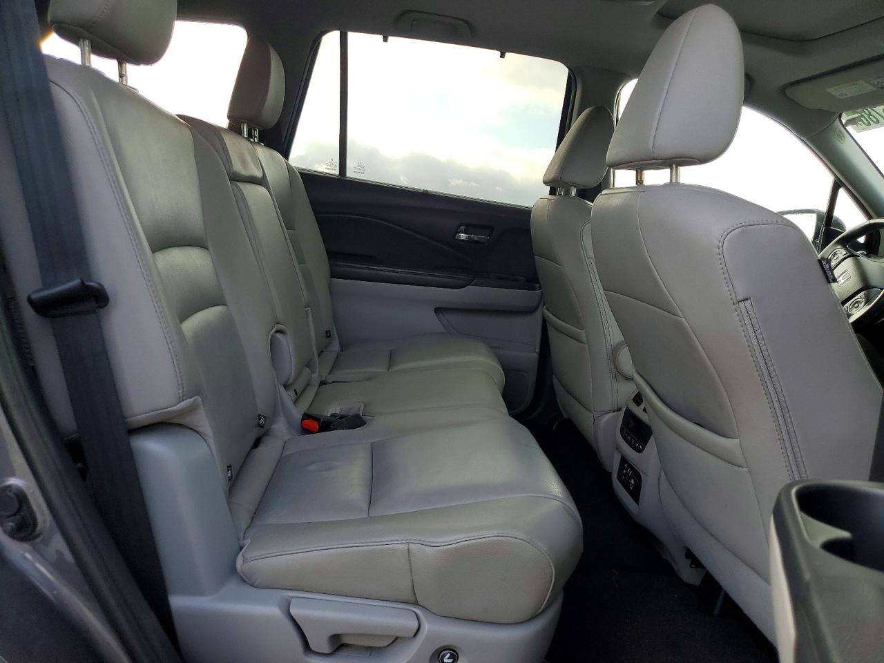 2016 HONDA PILOT
