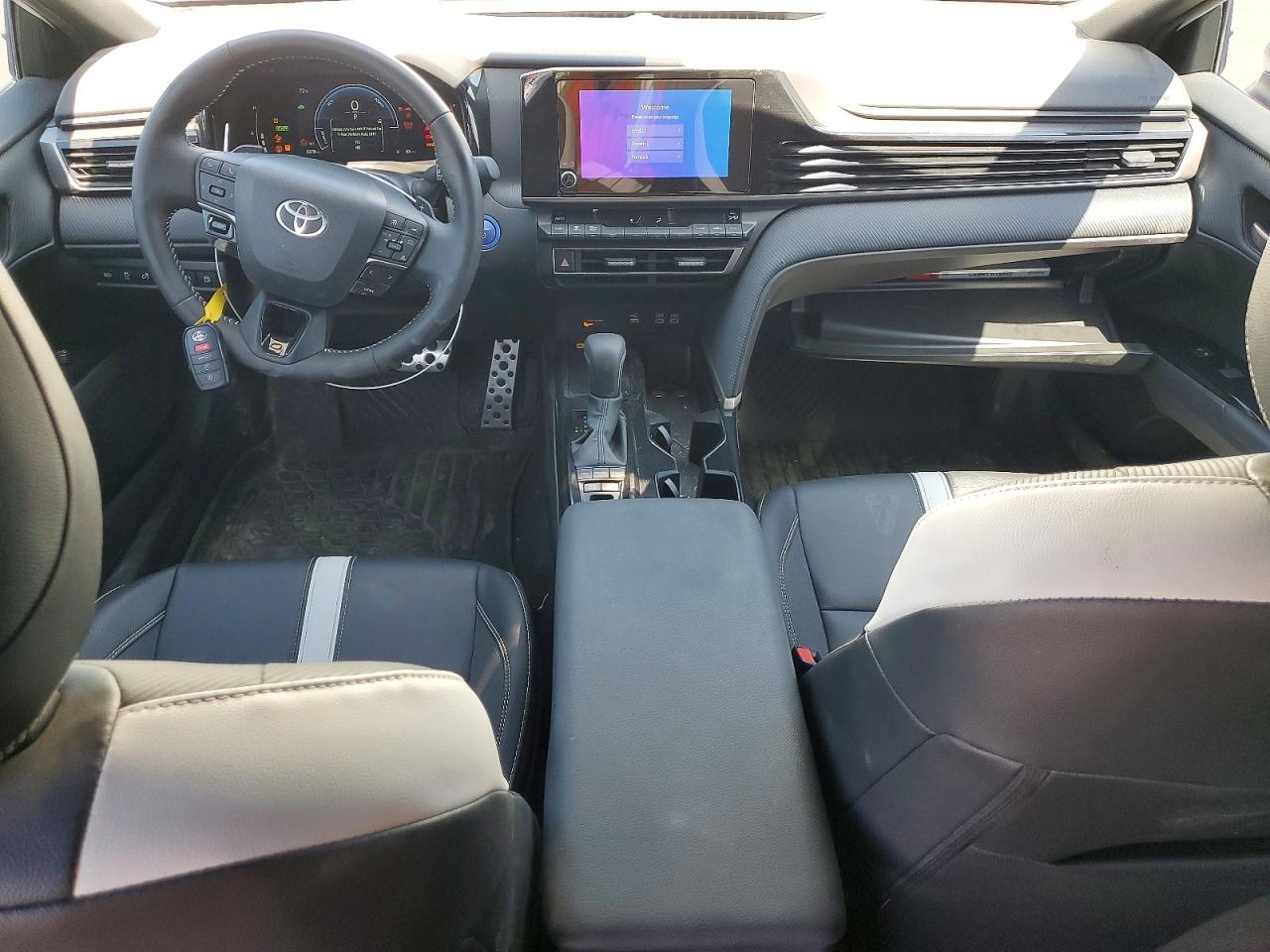 2025 TOYOTA CAMRY