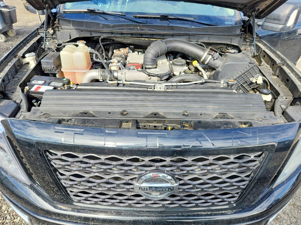 2016 NISSAN TITAN
