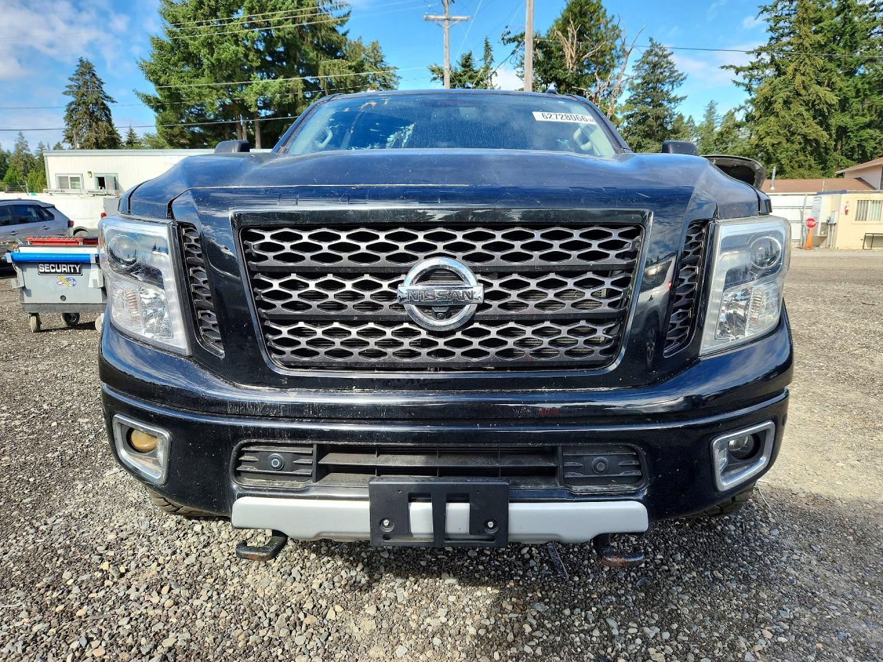 2016 NISSAN TITAN