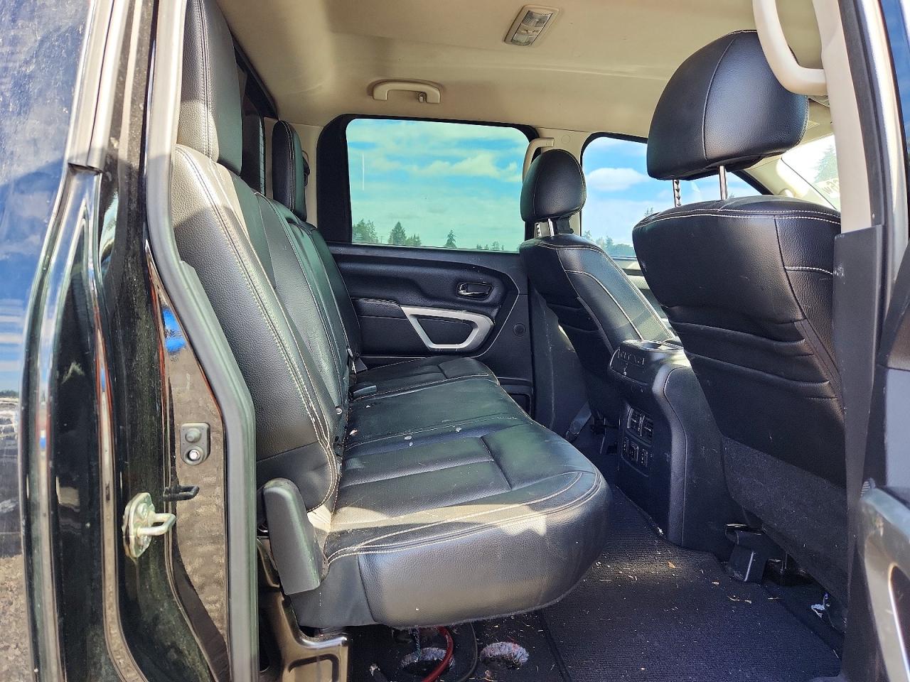 2016 NISSAN TITAN