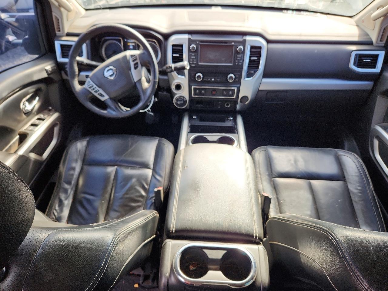2016 NISSAN TITAN