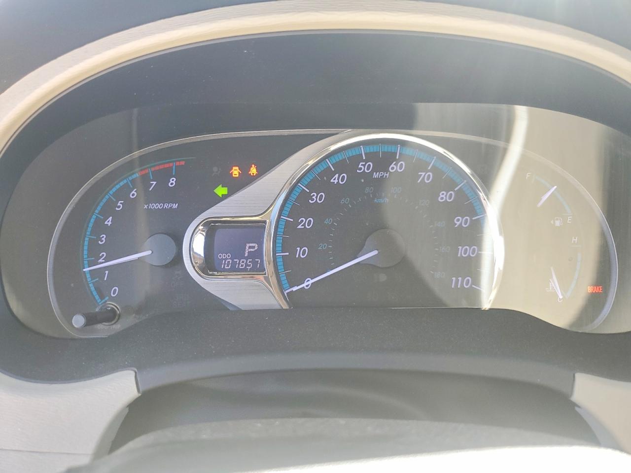 2011 TOYOTA SIENNA