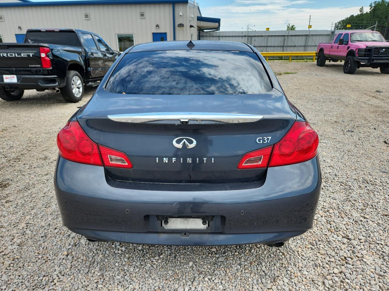 2010 INFINITI G37