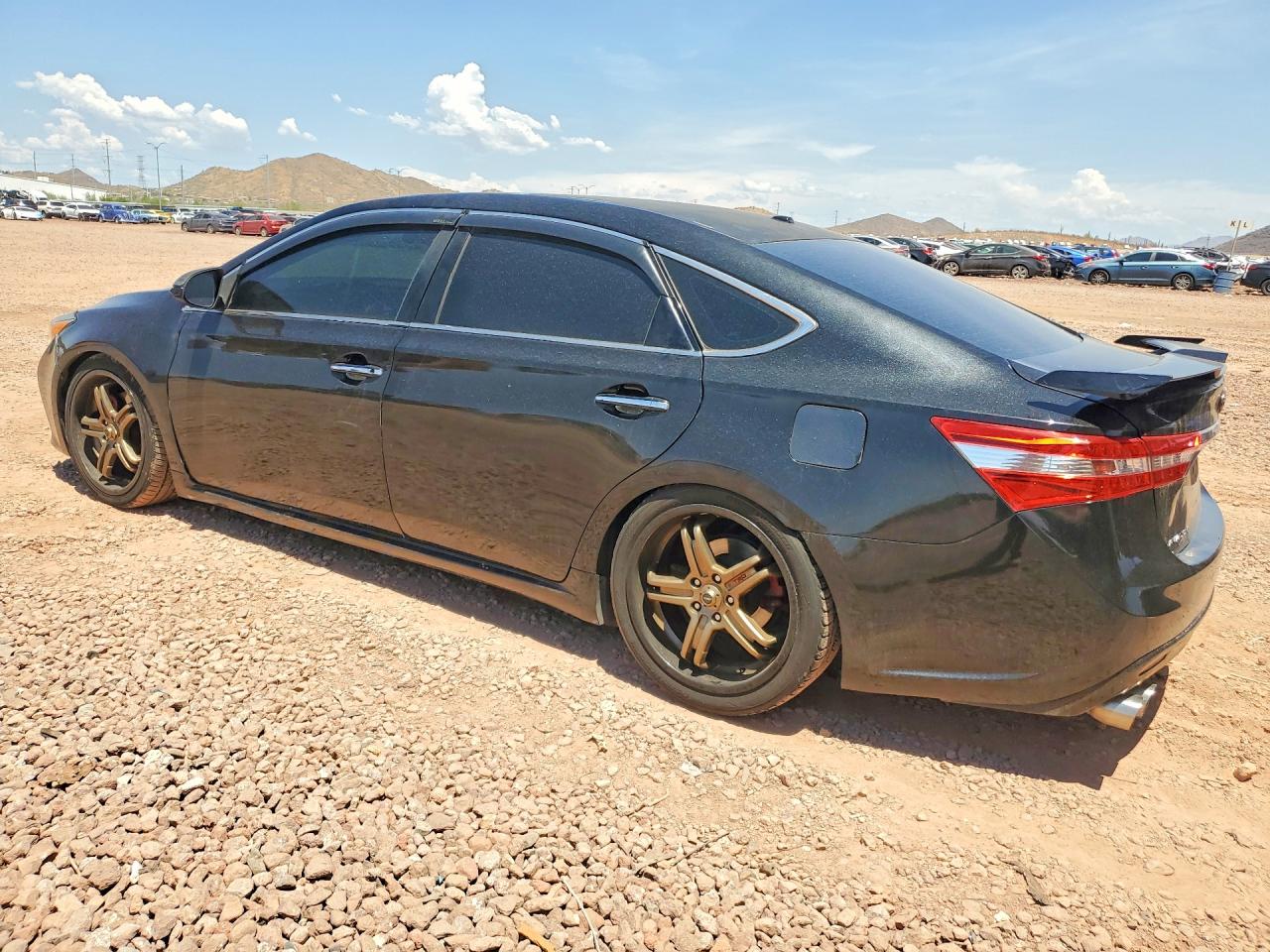 2015 TOYOTA AVALON