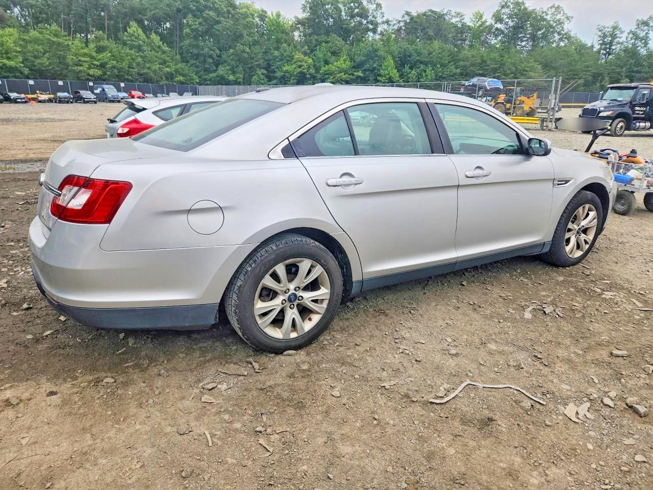 2012 FORD TAURUS