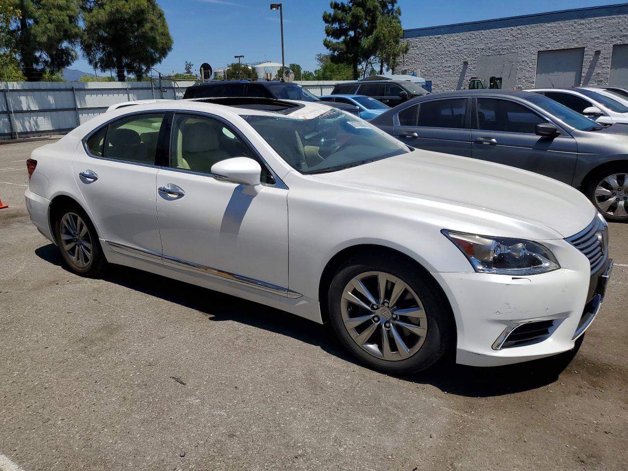 2016 LEXUS LS460