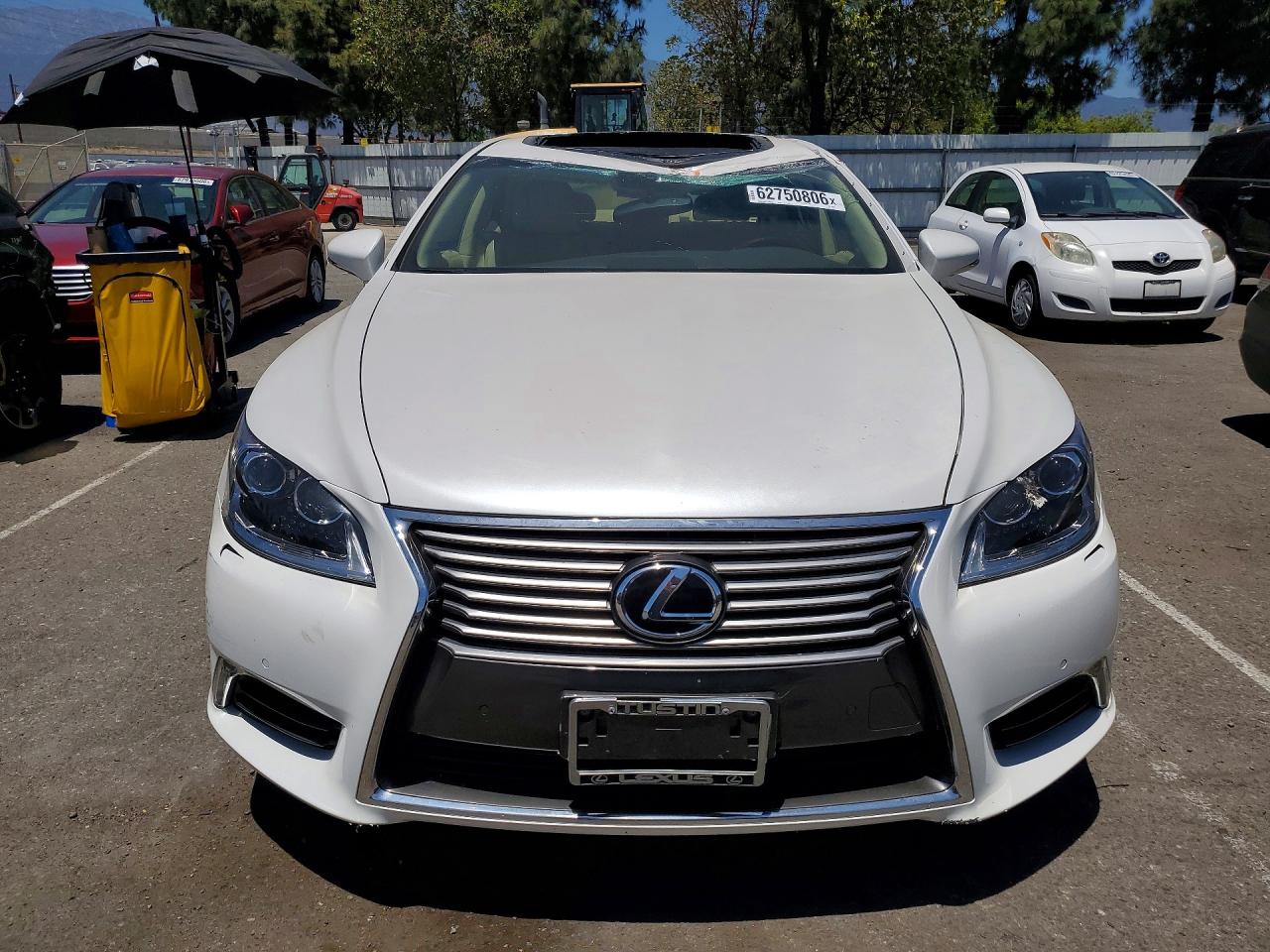 2016 LEXUS LS460