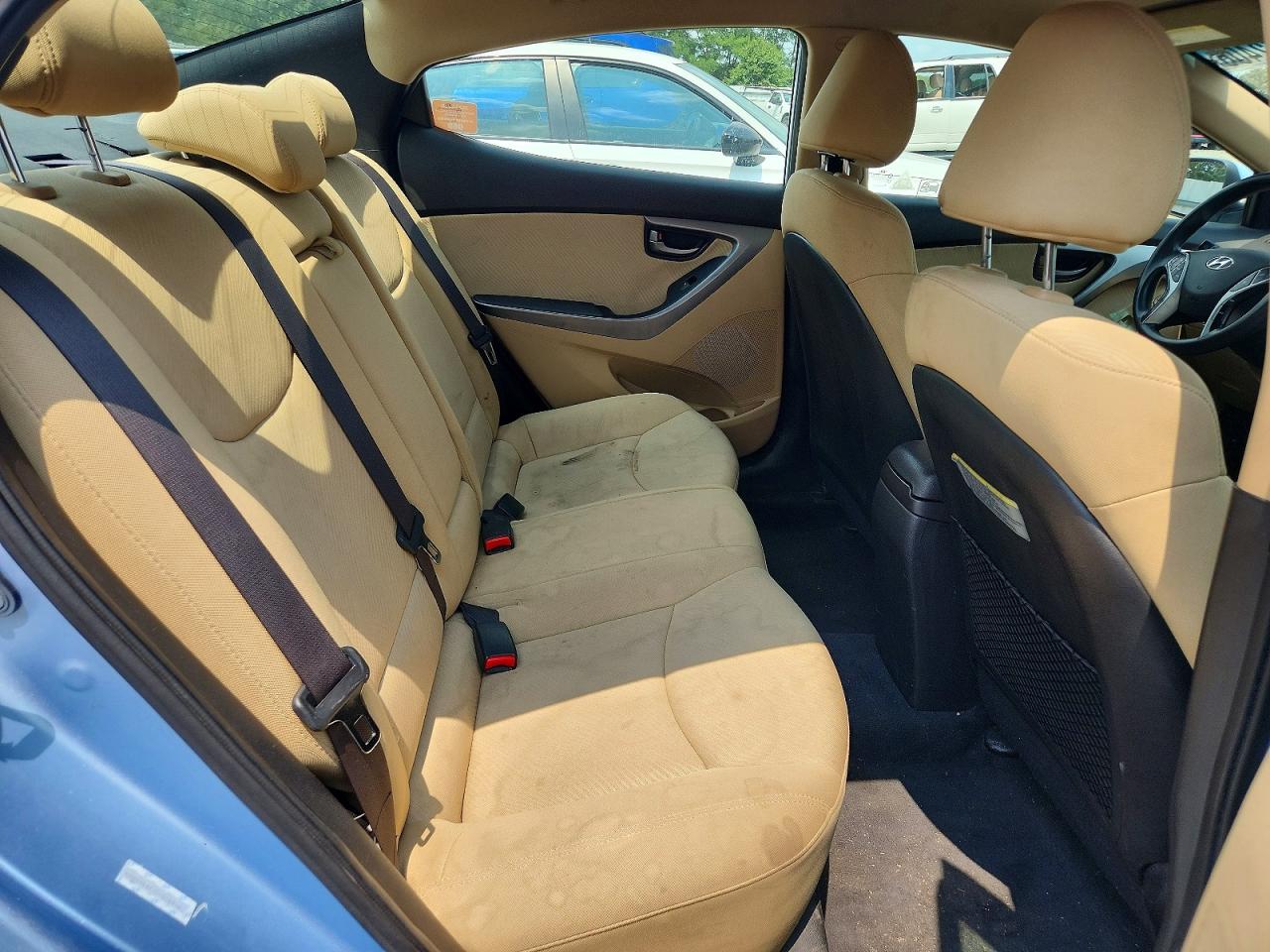 2012 HYUNDAI ELANTRA