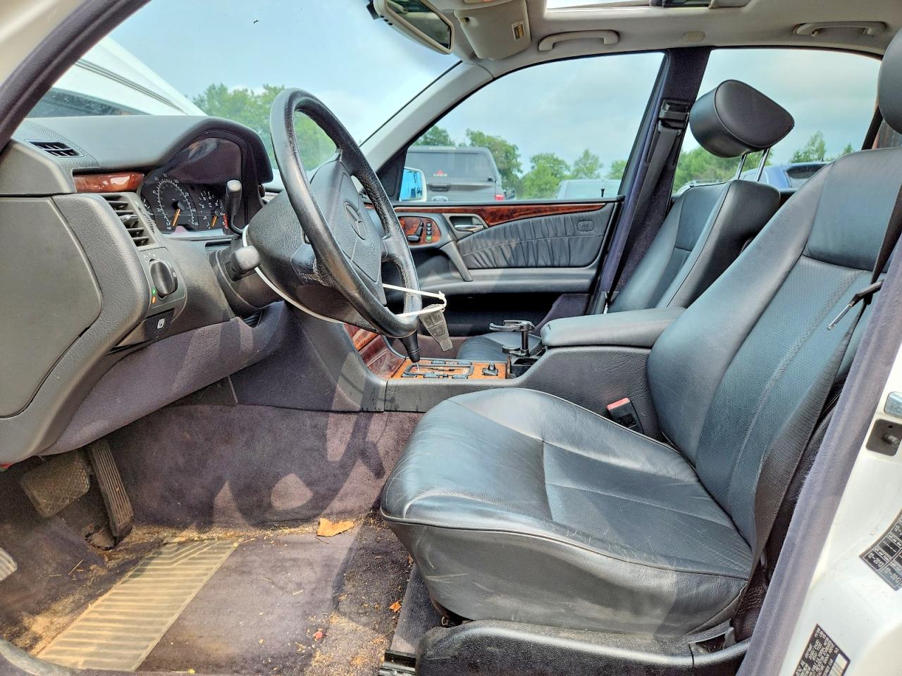 1999 MERCEDES-BENZ E-CLASS