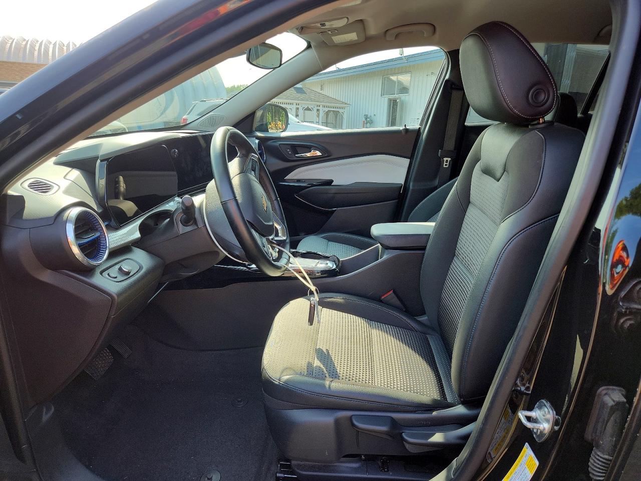 2025 CHEVROLET TRAX