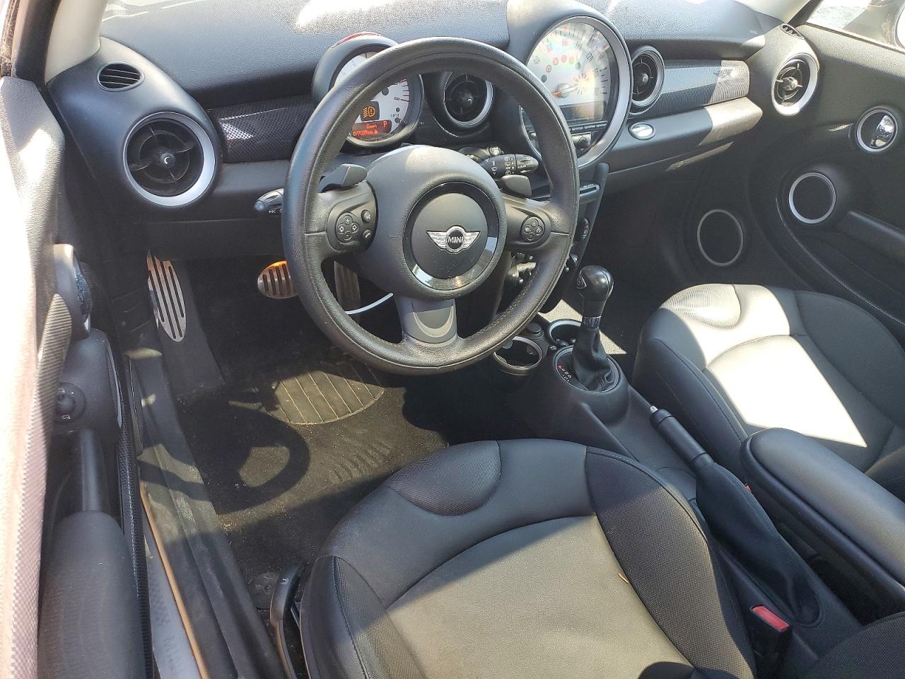 2013 MINI COOPER