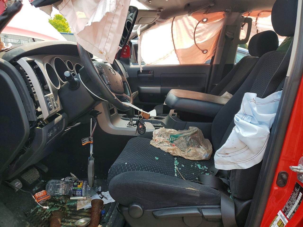 2011 TOYOTA TUNDRA