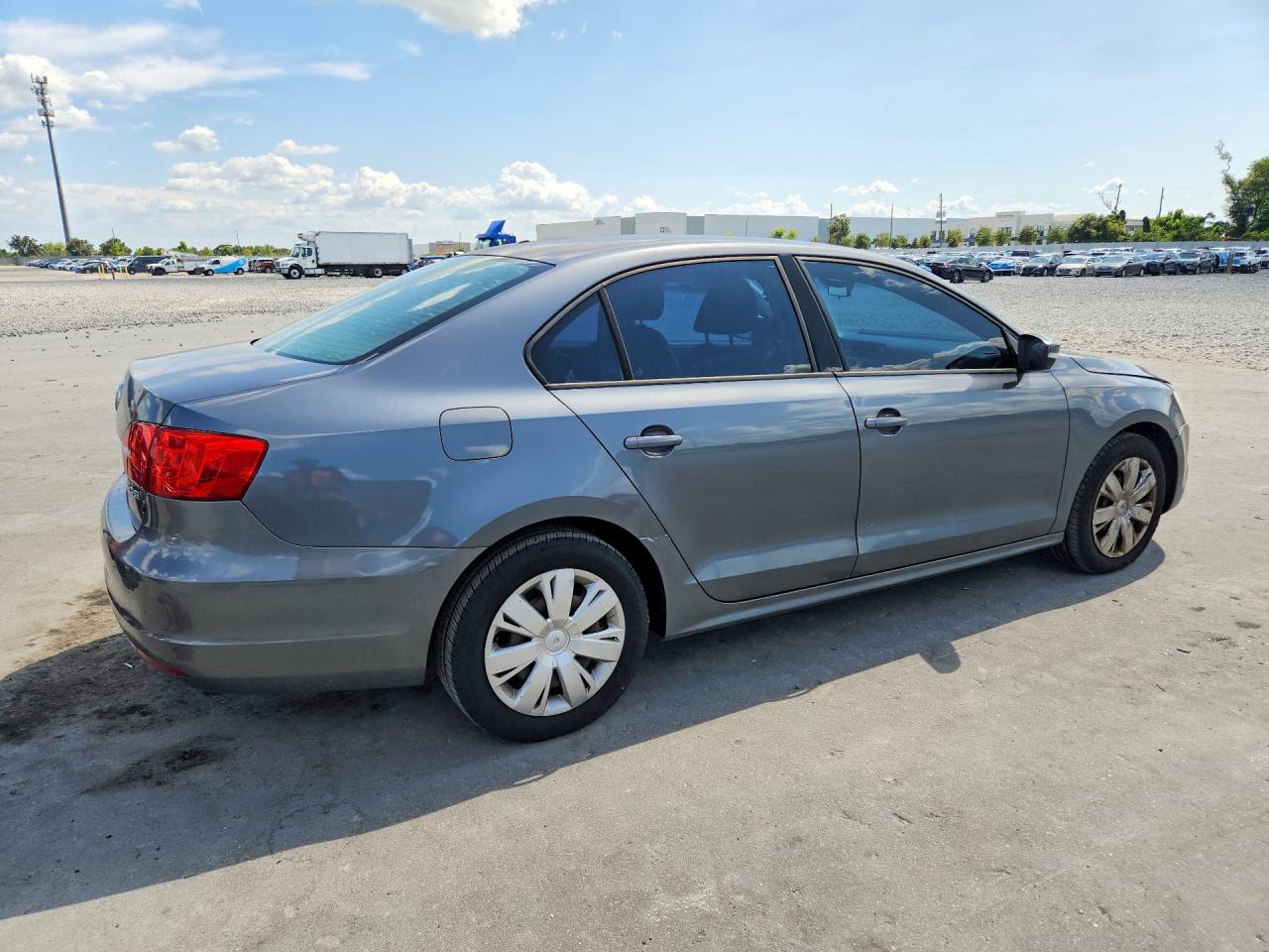 2011 VOLKSWAGEN JETTA