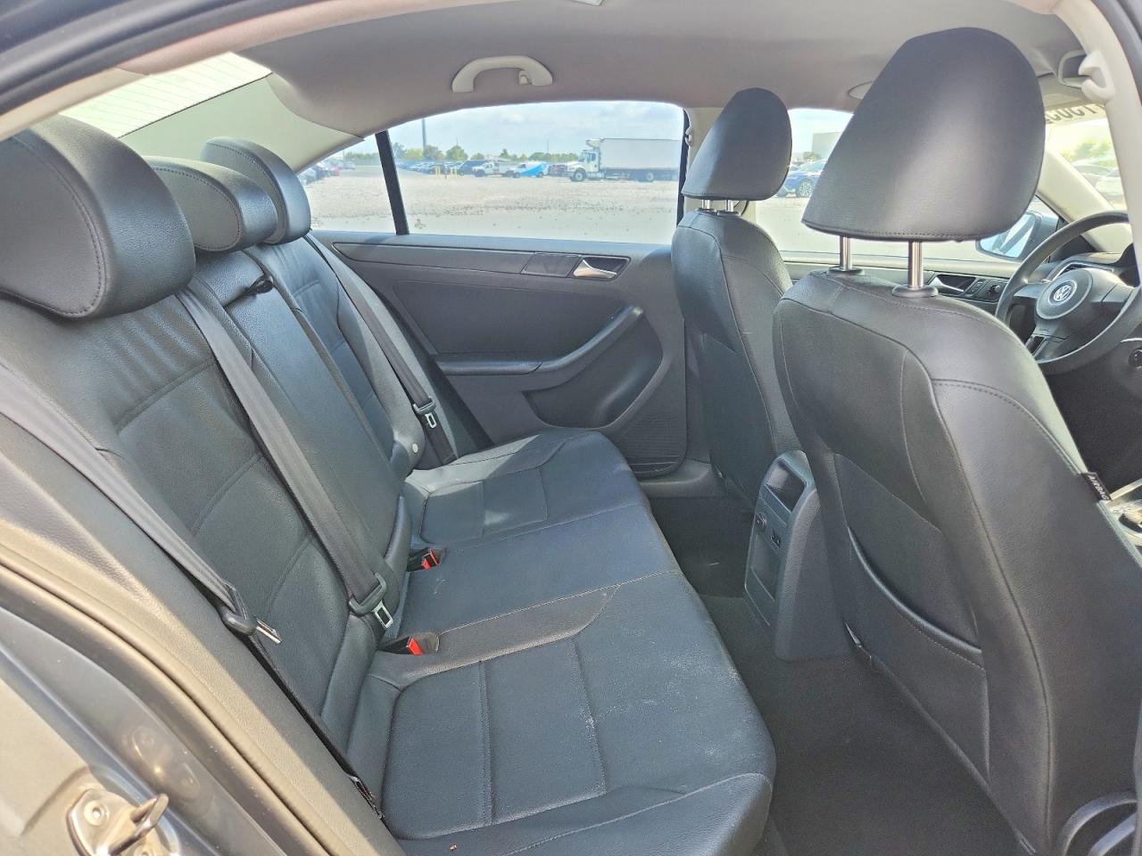 2011 VOLKSWAGEN JETTA