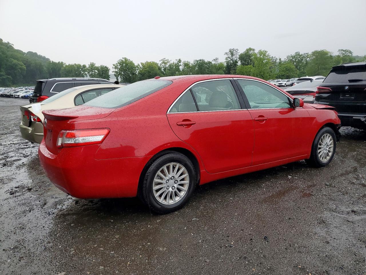 2010 TOYOTA CAMRY LE V