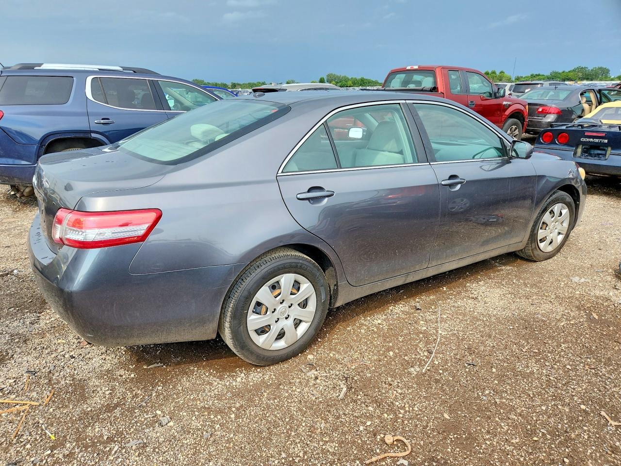 2011 TOYOTA CAMRY