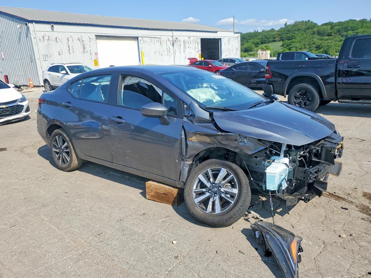 2025 NISSAN VERSA