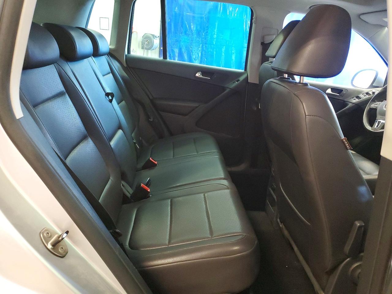 2011 VOLKSWAGEN TIGUAN