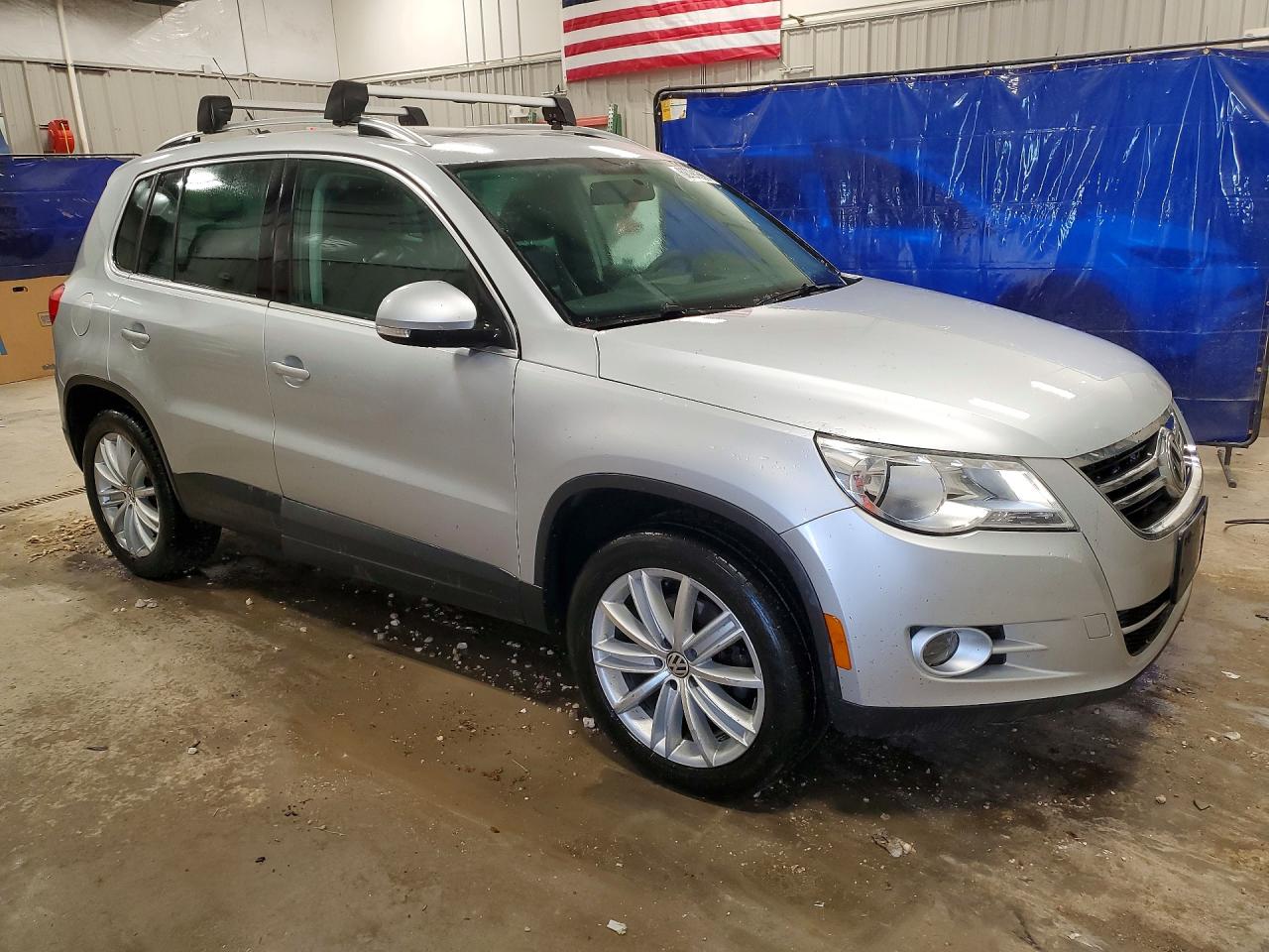 2011 VOLKSWAGEN TIGUAN