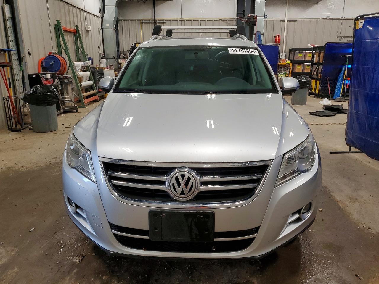 2011 VOLKSWAGEN TIGUAN