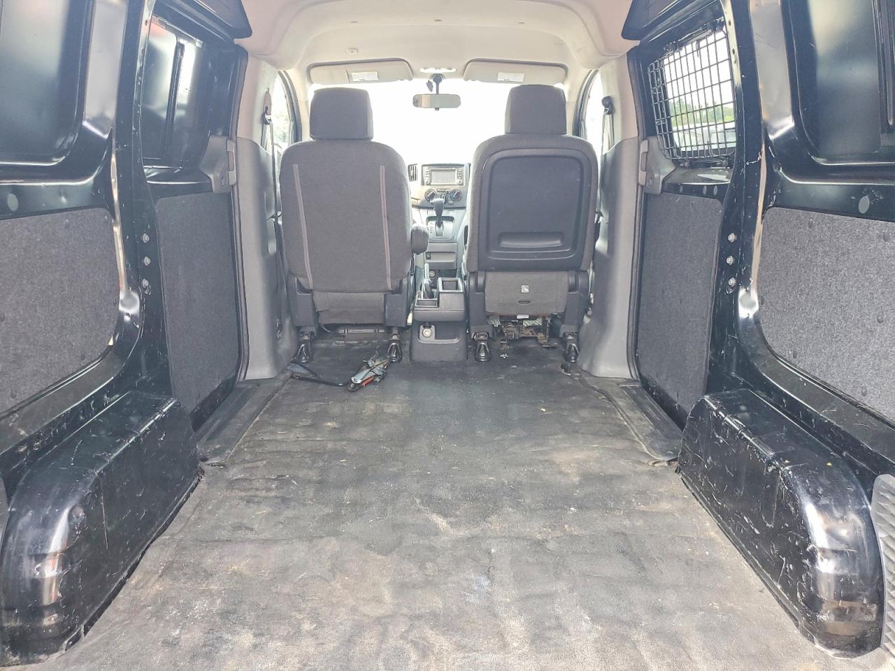 2017 NISSAN NV