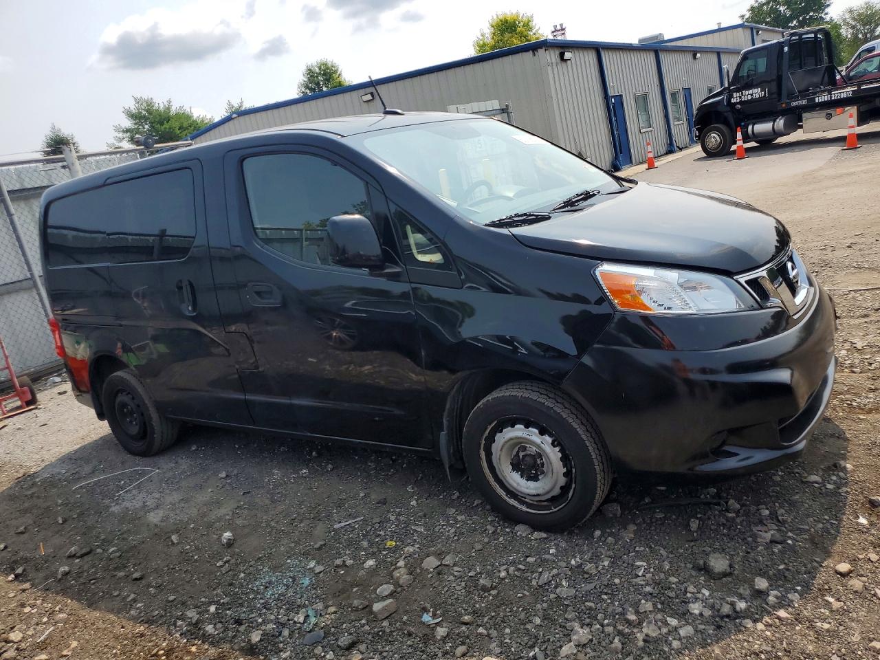 2017 NISSAN NV