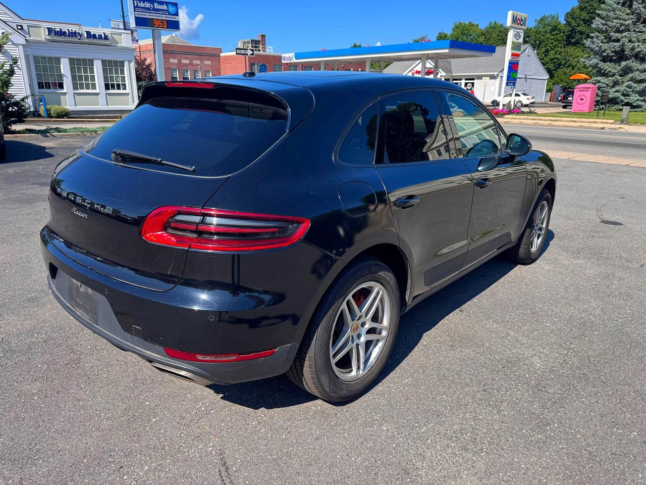 2017 PORSCHE MACAN