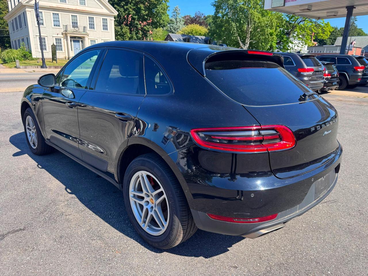 2017 PORSCHE MACAN