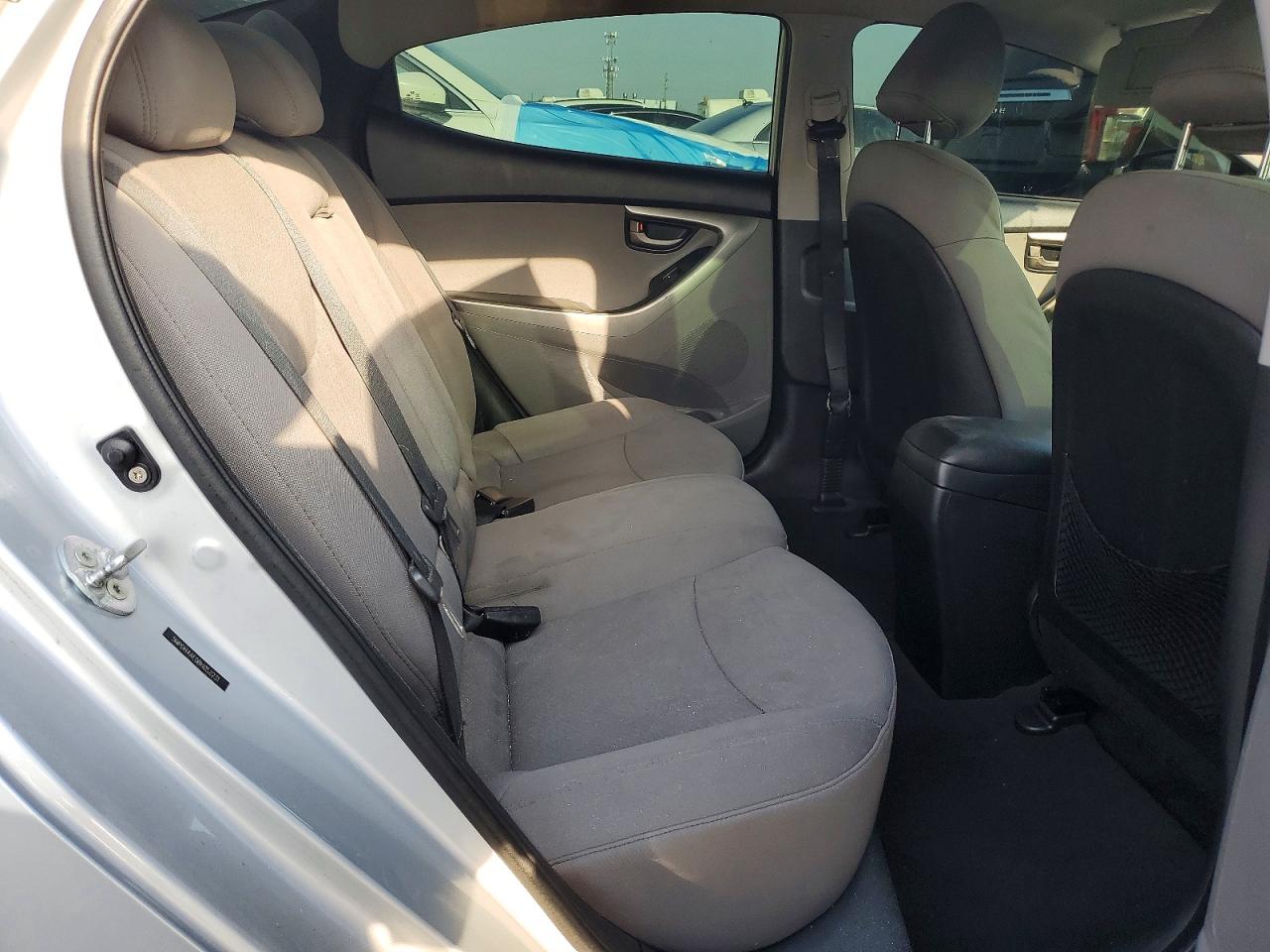 2011 HYUNDAI ELANTRA