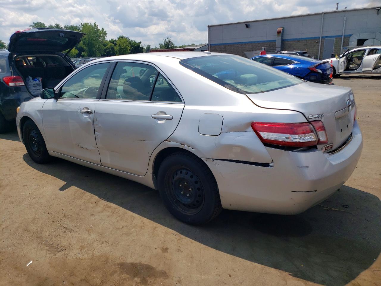 2011 TOYOTA CAMRY